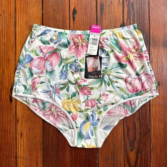 NWT Vintage rare Vanity Fair Nylon Antron III Brief Panties 15410 Jungflower 7